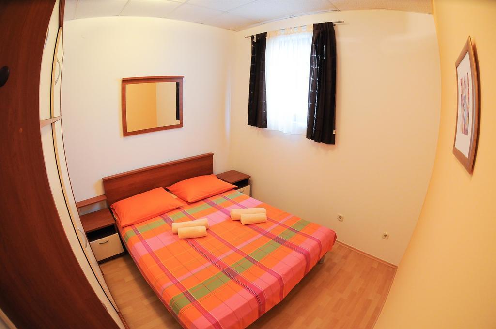 Apartments Marija Petricevic Podstrana Chambre photo