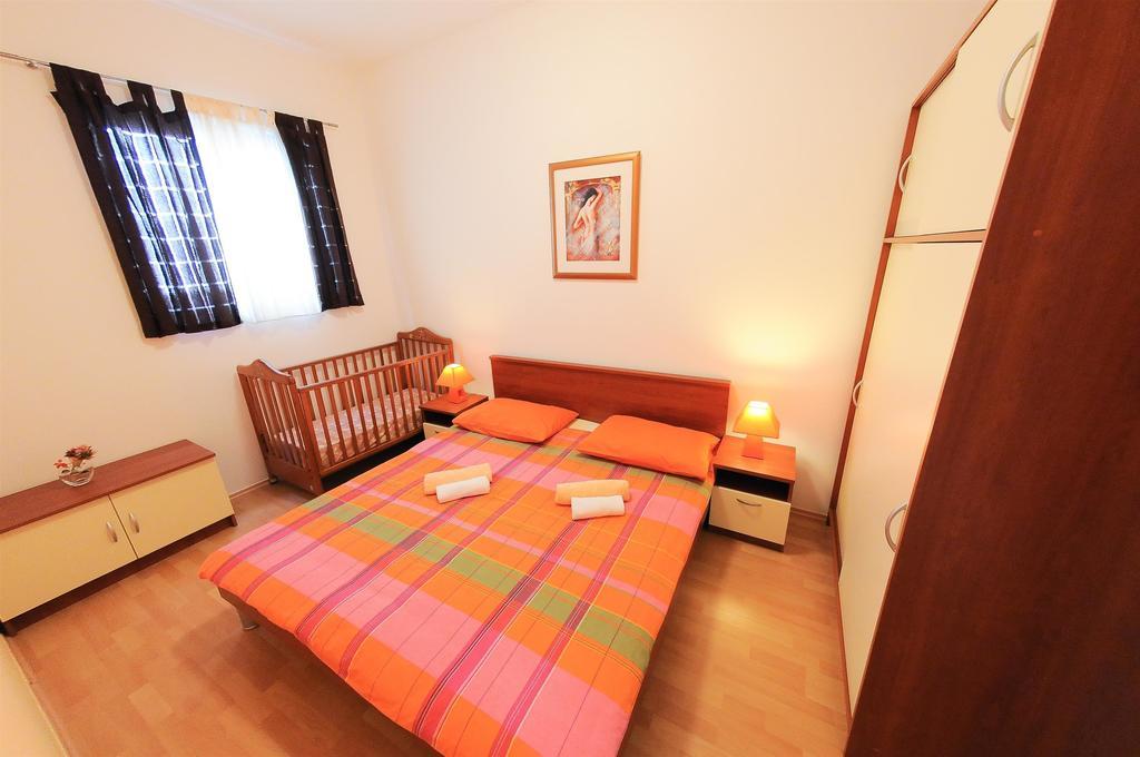 Apartments Marija Petricevic Podstrana Chambre photo